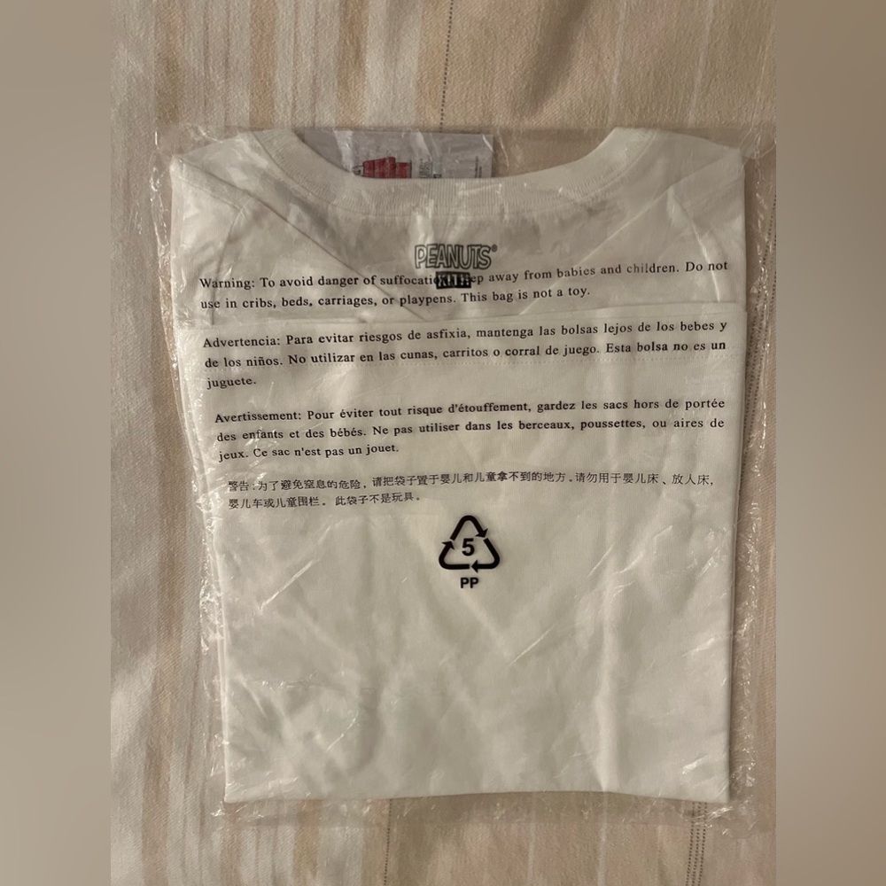Kith Kids for Peanuts Caroling Tee in White Size Large T-Shirt Kithmas 2023. - Picture 8 of 8